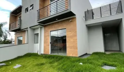 Casa com 2 quartos à venda na Rua Jaborandi, 9760, Potecas, São José por R$ 460.000