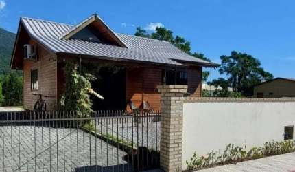 Casa com 2 quartos à venda na Manoel Paulo da Silveira, 98, Praia de Fora, Palhoça por R$ 650.000