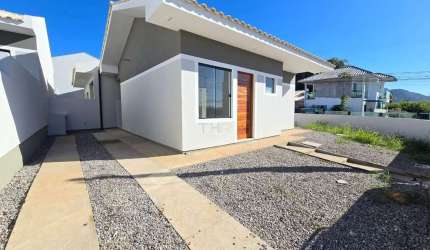 Casa com 2 quartos à venda na Rua Zulmira Pamplona Gomes, 435, Bela Vista, Palhoça por R$ 375.000
