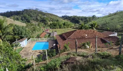 Maravilhoso sítio para empreender com 93000 m2, que já foi uma granja,