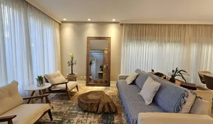 ROYAL FOREST - R$ 2.350.000 - Casa à venda, 3 suítes, 215m², Completa em armários, Analisa Permuta,