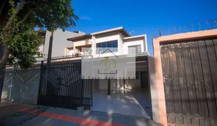 Sobrado com Espaço Gourmet e Suíte no Térreo!