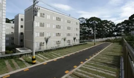 Apartamento à venda no bairro Água Chata - 44 m² - 2 dormitórios - 1 banheiro - sala - cozinha com armários - 1 vaga para garagem descoberta.