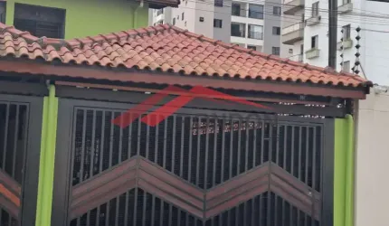 Sobrado para locação no Jardim Vila Galvão - 225 m² - 3 dormitórios - 1 suíte - 1 banheiro - Quintal - Churrasqueira - 4 vagas.