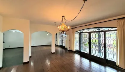VENDO CASA COMERCIAL NA RUA ANTONIO ARRUDA DE CAMARGO NO BAIRRO NOVA CAMPINAS