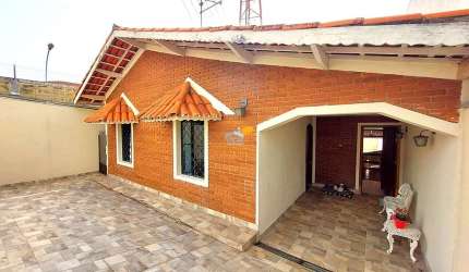 CASA PARA VENDA | JARDIM NOVA EUROPA | 2 QUARTOS | PISCINA | EDÍCULA | GARAGEM PARA 3 CARROS