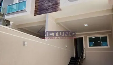 Sobrado com 3 quartos e área gourmet: Ideal para sua família!