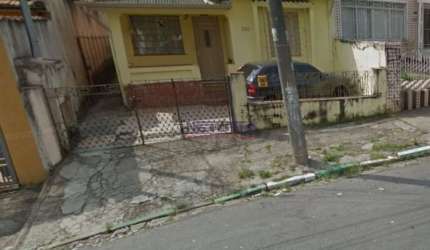 Casa térrea + sobrado na Vila Medeiros para morar ou renda, com 02 dorms, sala, coz, wc, 02 vagas.