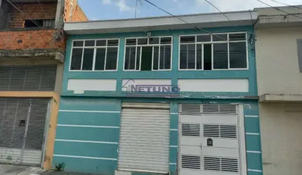 Sobrado espaçoso na Vila Medeiros, com 03 dorms, 02 salas, 03 wcs, 03 vagas, salão, em ótimo local.