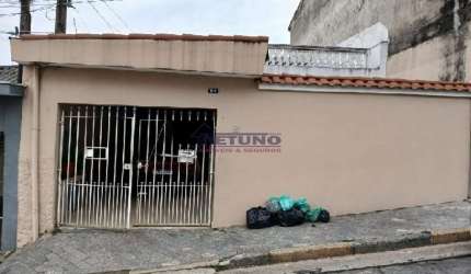 Casa para morar ou renda na Vila Medeiros- uma casa térrea com 01 dorm, sala, cozinha e wc + sobrado
