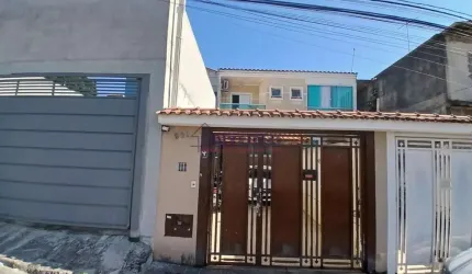Sobrado seminovo na Vila Medeiros com 03 dorms, 01 suíte, sala espaçosa, cozinha, banheiro, 02 vagas
