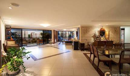 Apartamento com 3 suítes e 3 vagas, próximo ao mar do Cabo Branco.