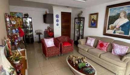 Apartamento com 3 quartos próximo a praia no Cabo Branco