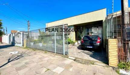 PORTO ALEGRE- CASA COM PÁTIO