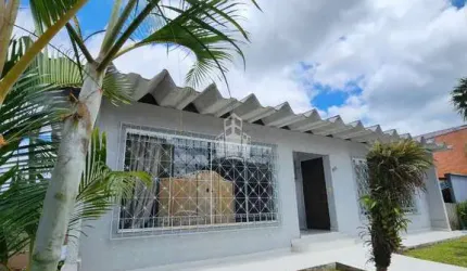 Casa com 4 quartos à venda na Antônio Munari, 269, Centro, Campo Largo por R$ 897.000