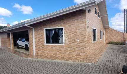 Casa com 3 quartos à venda na Angelo Cequinel, 39, Salgadinho, Campo Largo por R$ 750.000