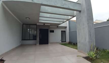 Linda casa no Bairro Vila Emilia Maringá