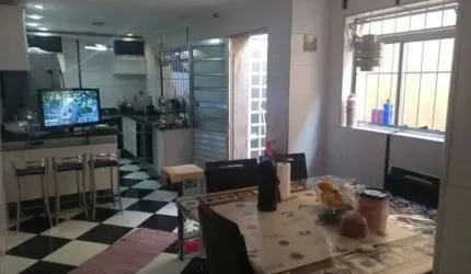Casa Vila Medeiros