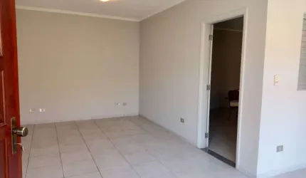 Sobrado para Venda  com 3 dormitórios e 1 vaga garagem