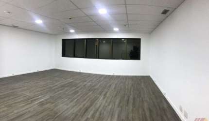 Sala Comercial com vaga em frente ao fórum trabalhista da Barra Funda  a venda por R$378.600,00