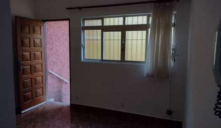 Casa de 2 dormitórios com 1 vaga de garagem coberta para locação na Vila Romero (Imirim)