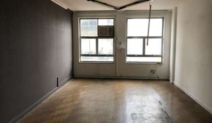 Sala comercial com 1 sala para alugar na Rua Brigadeiro Tobias, --, Luz, São Paulo por R$ 1.400