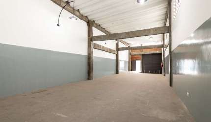 Barracão / Galpão / Depósito com 7 salas para alugar na Rua Brasileira, --, Vila Endres, Guarulhos por R$ 18.000