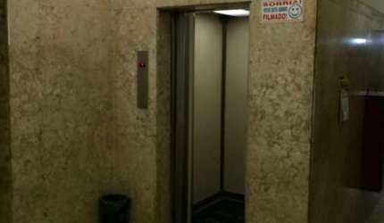 Sala comercial com 1 sala à venda na Rua Roberto Simonsen, --, Sé, São Paulo por R$ 175.000
