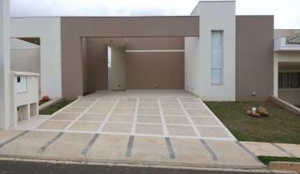 Casa em condomínio fechado com 3 quartos à venda na Lucas Nogueira Garcês, --, Jardim Garret, Araçoiaba da Serra por R$ 998.000