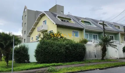 Sobrado à venda no bairro Capão Raso - Curitiba/PR