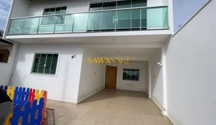 Sobrado à venda no bairro Sítio Cercado - Curitiba/PR