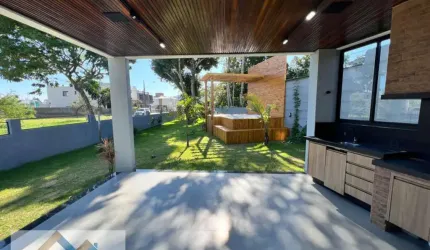 Casa 3 Dormitórios à Venda em Cachoeira do Bom Jesus - R$2.199.000