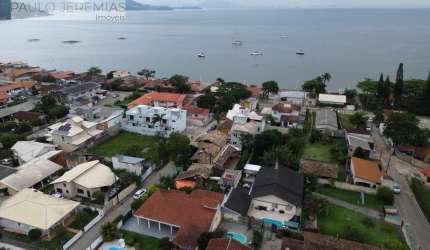 Terreno Próximo ao Mar à Venda em Sambaqui, Florianópolis por R$800.000