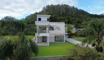 Casa à Venda em Canto do Lamim, Florianópolis - 3 Suítes