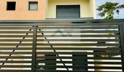 Casa Sobrado em São João do Rio Vermelho - 3 Dorms por R$459k