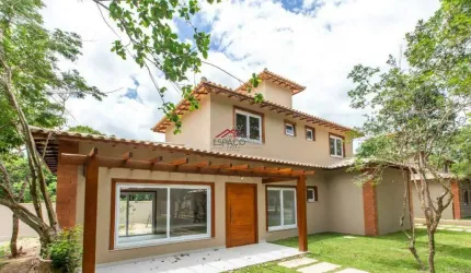 Casa com terreno de 650 m² à 500 metros da praia de Manguinhos!
