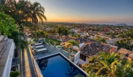 Casa em Geribá em condomínio com acesso à areia.