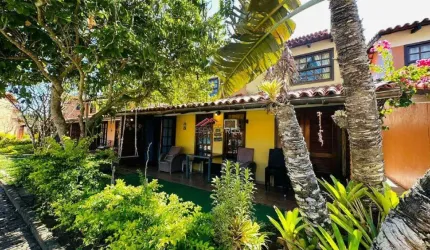 Casa em Condomínio a 400 metros da praia.