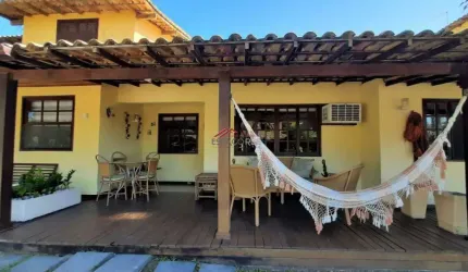 GERIBÁ - CASA LINEAR EM CONDOMÍNIO A POUCOS METROS DA PRAIA