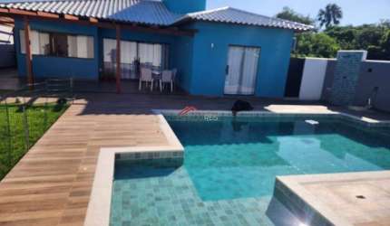 Casa de condomínio à venda com 03 suítes e piscina em Búzios
