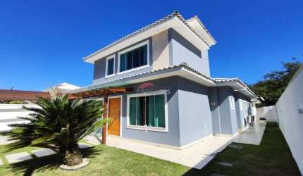Casa em condomínio com 03 suítes, piscina e área gourmet em Búzios