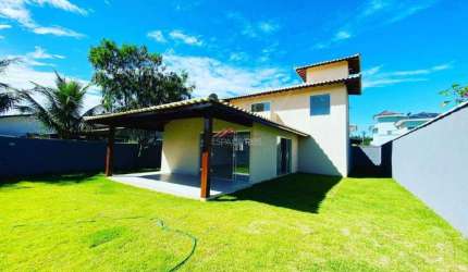 Casa dentro de condomínio com terreno privativo