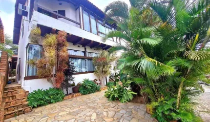 Lindo imóvel com 03 suítes, piscina privativa e ao lado centro de Búzios!