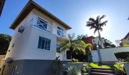 Casa em condomínio com 4 quartos perto da praia Rasa