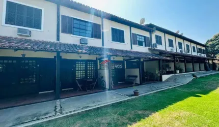 Casa a 300 metros da praia.