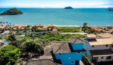 Casa a venda em Búzios com vista ao mar