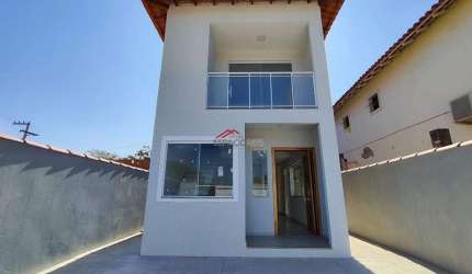 Duplex com 03 quartos e piscina a 200 metros da Praia Rasa!