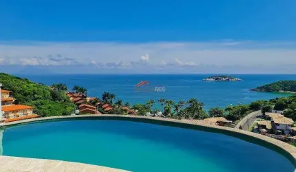 Casa com 4 suítes e piscina com vista mar