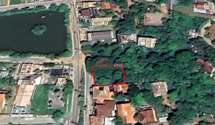 Terreno com 600m² com perfil comercial/residencial de frente para avenida em José Gonçalves