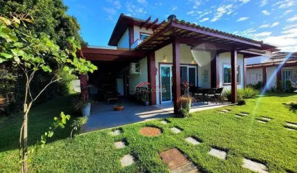 Casa em condomínio completo!